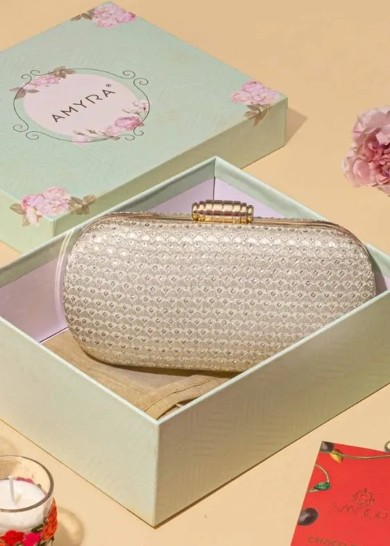Am-bc-0723-0004champagne_box_clutch
