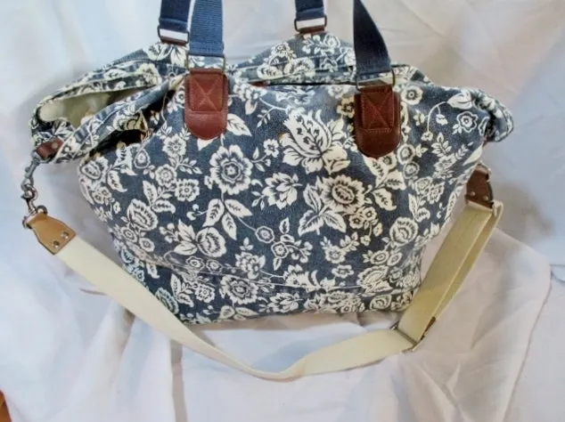 GAP Floral Canvas Tote Bag Purse Carryall Beach Book Crossbody BLUE WHITE