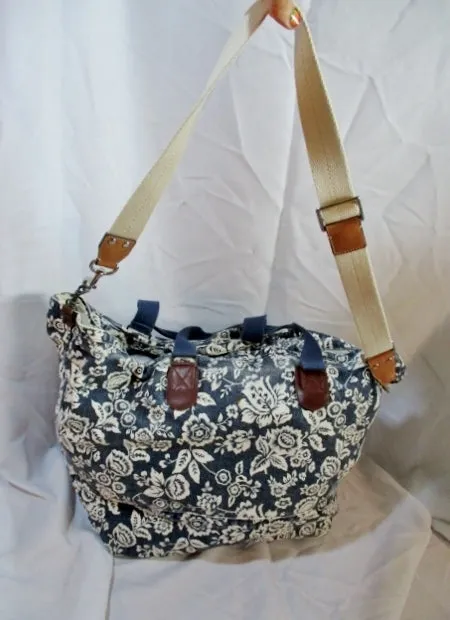 GAP Floral Canvas Tote Bag Purse Carryall Beach Book Crossbody BLUE WHITE
